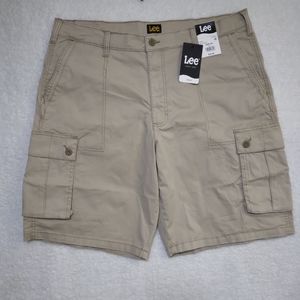 NWT- Lee Relaxed Fit Men's Cargo Shorts Size 40